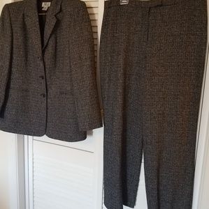 Ladies Pant Suit